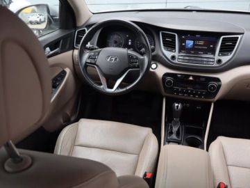 Hyundai Tucson III SUV 1.7 CRDi 141KM 2016 Hyundai Tucson 1.7 CRDi, Automat, Skóra, Navi, zdjęcie 6