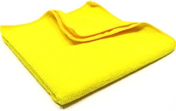 Комплект для бесконтактной мойки автомобиля: жидкость для колесных дисков, быстрый воск, щетка, тряпка.