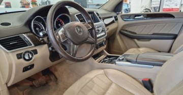 Mercedes Klasa GL X166 Off-roader GL 350 BlueTEC 258KM 2015 Mercedes-Benz GL 3.0 V6 258KM 7osobowy 350d 4Matic FV23 3.0 Diesel 258KM, zdjęcie 14