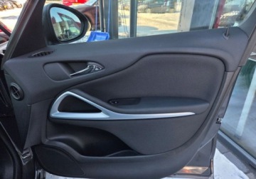 Opel Zafira C Tourer 1.4 Turbo ECOTEC 140KM 2015 Opel Zafira 1.4benz 140KM 6biegow Alu Navi Pdc Klima 7miejsc Kurtny Oplat, zdjęcie 15