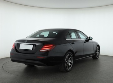 Mercedes Klasa E W213 Limuzyna 2.0 220d 194KM 2017 Mercedes E E 220 d, Salon Polska, 191 KM, Automat, zdjęcie 4