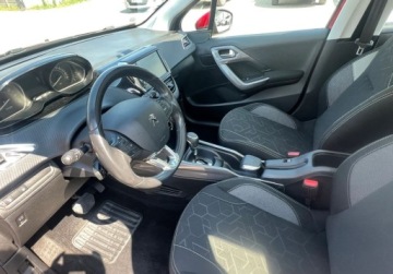 Peugeot 2008 I SUV Facelifting 1.2 PureTech 110KM 2018 Peugeot 2008 Automat Panorama Nawigacja 1.2 Benzyna 110KM, zdjęcie 8