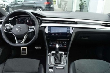 Volkswagen Arteon Fastback Facelifting 2.0 TSI 190KM 2022 Volkswagen Arteon SalonPL 2.0 TSI 190KM R-Line DSG PanoramaAmbienteDCCALU, zdjęcie 9