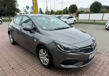 Opel Astra K Hatchback Facelifting 1.2 Turbo 110KM 2019 Opel Astra niski przebieg, serwisowany 1.2 Benzyna 110KM