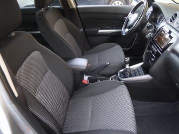 Suzuki Vitara III SUV Facelifting 1.4 BoosterJet 140KM 2019 Suzuki Vitara 1.4 BoosterJet, Salon Polska, zdjęcie 8