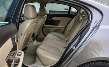 Jaguar XF I Sedan 3.0D V6 S 275KM 2010 Jaguar XF 3,0d (275KM) 2010 r. Automat Skory Bezwypadkowy 3.0 Diesel 275KM, zdjęcie 7