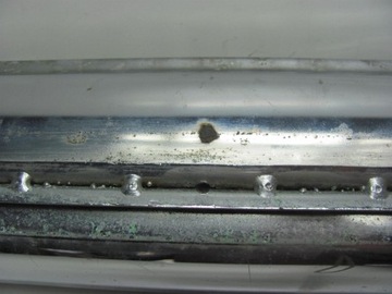 Mercedes W123 Центр длинного заднего бампера