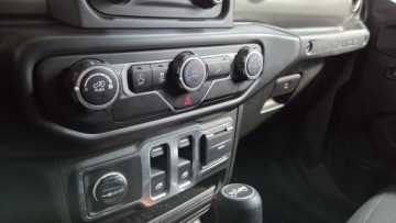 Jeep Wrangler IV Sport 4d Seria 5  2.0 GME Turbo  272KM 2019 Jeep Wrangler 2,0 Turbo 272 KM, Tylko 56 Tys.km 2.0 Benzyna 272KM, zdjęcie 21