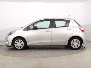 Toyota Yaris III Hatchback 5d Facelifting 2017 1.5 Dual VVT-iE 111KM 2020 Toyota Yaris 1.5 Dual VVT-i, Salon Polska, zdjęcie 2