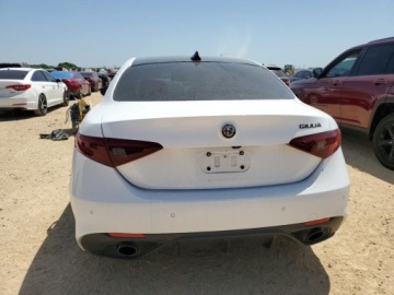 Alfa Romeo Giulia II Sedan Facelifting 2.0 Turbo 280KM 2020 Alfa Romeo Giulia TI 2020 2.0l 2.0 Benzyna 280KM, zdjęcie 2