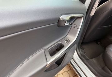 Volvo V60 I Kombi Facelifting 2.0 D4 DRIVE-E 190KM 2015 Volvo V60 Volvo V60 D4 Summum 2.0 Diesel 190KM, zdjęcie 34