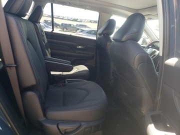 Toyota 2024 Toyota Grand Highlander 2024 2.4L Turbo AWD XLE 2.4 Benzyna 265KM, zdjęcie 10