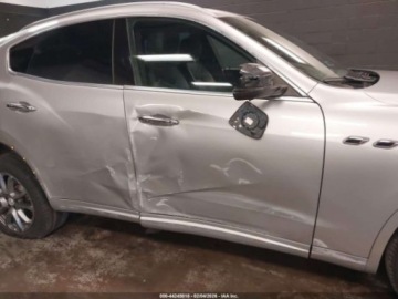 Maserati Levante 2017 Maserati Levante 2017 r., 3,0L LEVANTE AWD 3.0 Benzyna 345KM, zdjęcie 9