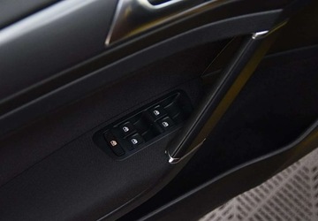 Volkswagen Golf VII Variant Facelifting 1.6 TDI-CR DPF BMT 115KM 2018 Volkswagen Golf FV VAT 23 _ Automat _ 1.6 Diesel 115KM, zdjęcie 17