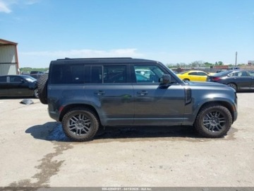 Land Rover Defender IV (L663) 2022 Land Rover Defender 110se, 2022r., 4x4, 3.0L 3.0 Benzyna 395KM, zdjęcie 4