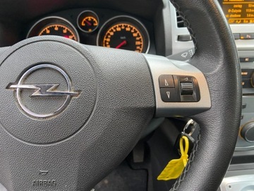 Opel Zafira B 1.8 ECOTEC 140KM 2009 Opel Zafira Opel Zafira 1.8b Automat 140KM 7-Foteli Super Stan 1.8, zdjęcie 21
