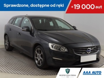 Volvo V60 I Kombi Facelifting 2.0 D2 DRIVE-E 120KM 2015 Volvo V60 D2 2.0, Serwis ASO, Skóra, Navi, Xenon