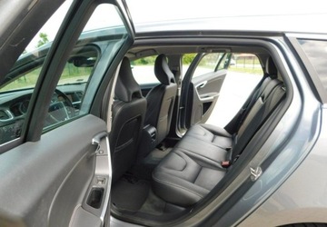Volvo V60 I Kombi Facelifting 2.0 D3 DRIVE-E 150KM 2018 Volvo V60 z Gwarancja BLiS LCD Zegary Skora Fotele Profilowane 2.0 Diesel, zdjęcie 11