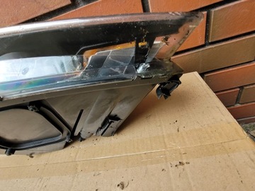 Лампа фары правая Ford Focus mk2 II лифт Европа