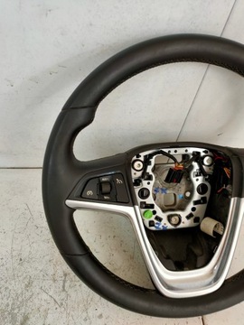 Рулевое колесо 13306885 Opel Insignia A 13306885