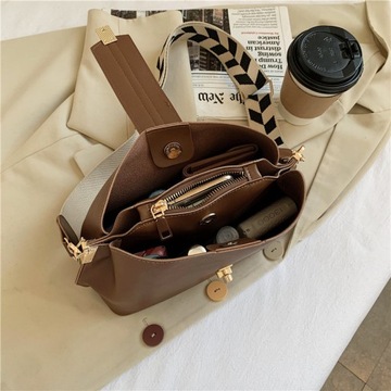 Коричневая женская сумка через плечо