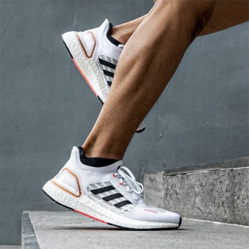 ADIDAS ULTRABOOST