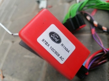 СЪЕМНЫЙ БУКСИРОВОЧНЫЙ КРЮК ОРИГИНАЛ FORD KUGA MK1 2008-2013 ИНСТРУКЦИЯ ПО УСТАНОВКЕ