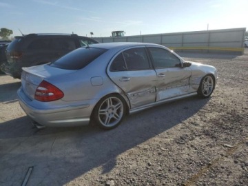 Mercedes Klasa E W211 2005 Mercedes-Benz Klasa E 55 AMG 2005 5.5l 5.5 Benzyna 469KM, zdjęcie 3