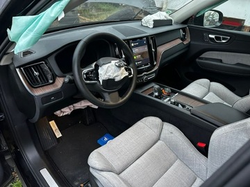 Volvo S60 III 2023 Volvo XC 60 2.0-197KM Hybr-Diesel/E Model 2024, zdjęcie 5