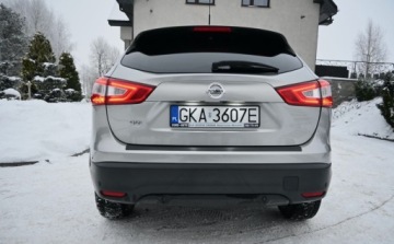 Nissan Qashqai II Crossover 1.2 DIG-T 115KM 2016 Nissan Qashqai 1.2 DIG-T N-Vision Xtronic Kamera 360 Nawigacja 1.2 Benzyna, zdjęcie 6