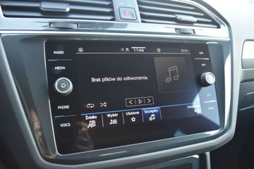 Volkswagen Tiguan II SUV Facelifting 1.5 TSI 150KM 2022 Volkswagen Tiguan SalonPL 150KM TSI DSG R-Line Premium HakKessyNavi ACC Ma, zdjęcie 17