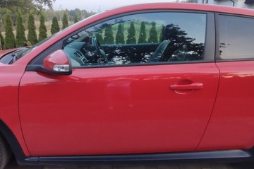 DVEŘE LEVÉ VOLVO C30 BARVA ČERVENÝ ZÁRUKA