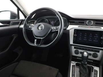 Volkswagen Passat B8 Variant 2.0 TDI BlueMotion SCR 190KM 2017 Volkswagen Passat 4x4 DSG panorama navi klima auto, zdjęcie 15