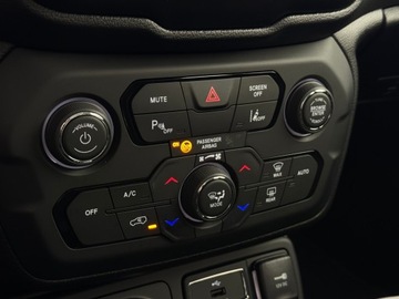 Jeep Renegade SUV Plug-In Seria 2/3 1.3 Turbo 4xe PHEV 190KM 2022 Jeep Renegade Limited 4xe Plug In / 1 właściciel /, zdjęcie 23