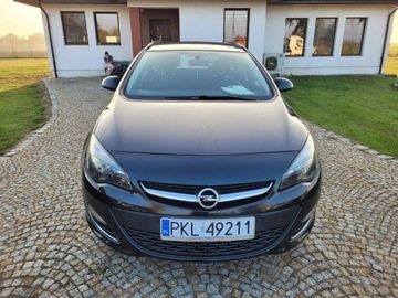 Opel Astra J Sports Tourer Facelifting 1.7 CDTI ECOTEC 110KM 2013