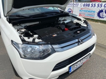 Mitsubishi Outlander III 2015 Mitsubishi Outlander AUTOMATNAWIGACJAKSENONYNAPED 4X4GWARANCJA7 MIEJSC, zdjęcie 19