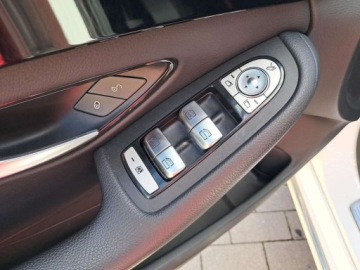 Mercedes Klasa C W205 Limuzyna Facelifting 1.6 C160 129KM 2019 Mercedes-Benz Klasa C Mercedes-Benz Klasa C Salon PL 1.6 Benzyna 129KM, zdjęcie 19