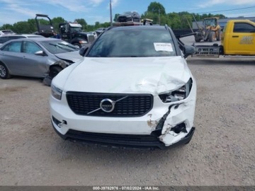 Volvo XC40 2021 Volvo XC 40 2021r, T5 R-Design, 2.0L, 4x4 2.0 Benzyna 248KM, zdjęcie 2