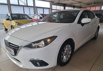 Mazda 3 III Sedan 2.0 SKYACTIV-G 120KM 2015 Mazda 3 2.0 SKYACTIV-G 120KM-Krajowa,I rej.2016,Czujniki park.Niski przebi