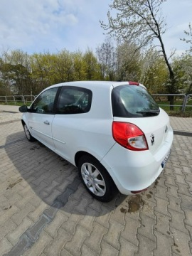 Renault Clio III Hatchback 5d 1.2 i 16V 75KM 2009 Renault Clio Benzyna 1.2 - 2009r, zdjęcie 3