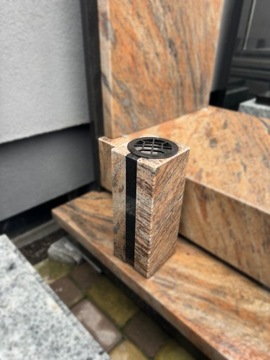 Wazon granitowy. Proste wazony granitowe, nowoczesne