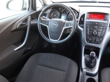 Opel Astra J GTC 1.7 CDTI ECOTEC 110KM 2014 Opel Astra 1.7 CDTI, Salon Polska, Serwis ASO, zdjęcie 6