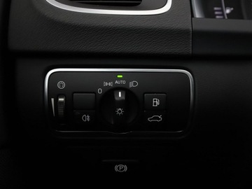 Volvo V60 I Kombi Facelifting 2.0 D3 DRIVE-E 150KM 2016 Volvo V60 2.0D Automat Business Navi Tempomat, zdjęcie 30