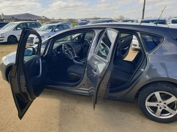 Opel Astra J Hatchback 5d 1.4 Turbo ECOTEC 120KM 2012 Opel Astra 1.4 120 Km Klima Elektryka Parktronik, zdjęcie 11