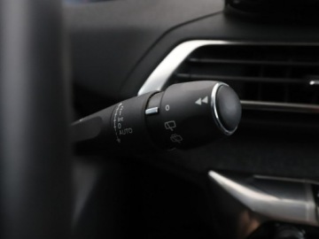 Peugeot 3008 II Crossover Facelifting  1.2 PureTech 130KM 2022 Peugeot 3008 AllurePack półskóra navi kamera, zdjęcie 32