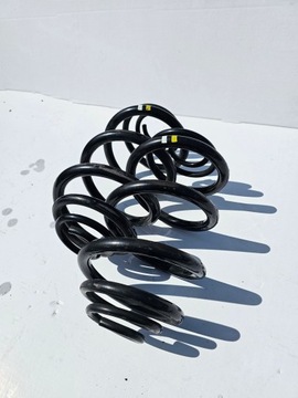 A3 8Y GOLF VIII PRUŽINA ZADNÍ 2,0TDI