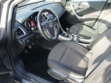 Opel Astra J Hatchback 5d 1.7 CDTI ECOTEC 110KM 2010 Opel Astra J 1.7 ECO TECH 110 PS, zdjęcie 16