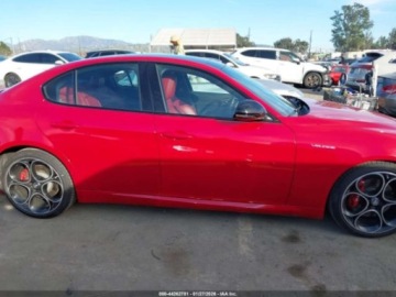 Alfa Romeo Giulia II Sedan Facelifting 2.0 Turbo 280KM 2023 Alfa Romeo Giulia Veloce 2023 2.0 Benzyna 280KM, zdjęcie 6