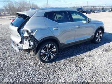 Volvo XC40 2023 Volvo XC 40 B5 Ultimate Bright Theme 2023 2.0 Benzyna 247KM, zdjęcie 5