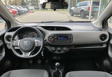 Toyota Yaris III Hatchback 5d Facelifting 2017 1.5 Dual VVT-iE 111KM 2019 Toyota Yaris Toyota Yaris 1.5 Active 1.5 Benzyna 111KM, zdjęcie 13